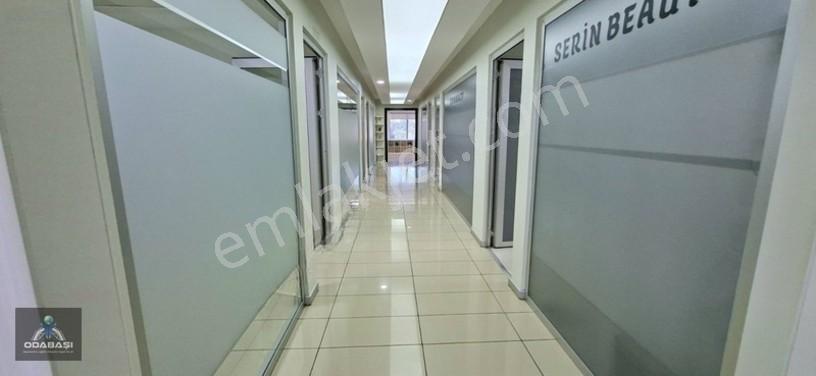 Ofis Kalender Plaza'da Merkezi Konumda 11 Odalı Satılık İşyeri — fotoğraf 5