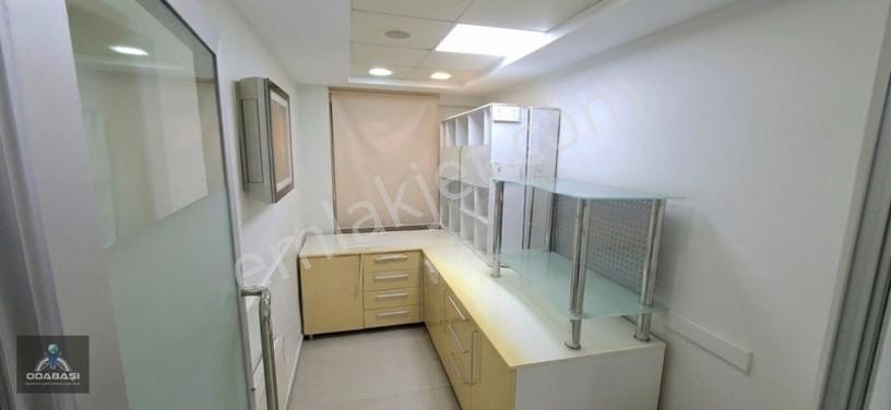 Ofis Kalender Plaza'da Merkezi Konumda 11 Odalı Satılık İşyeri — fotoğraf 15