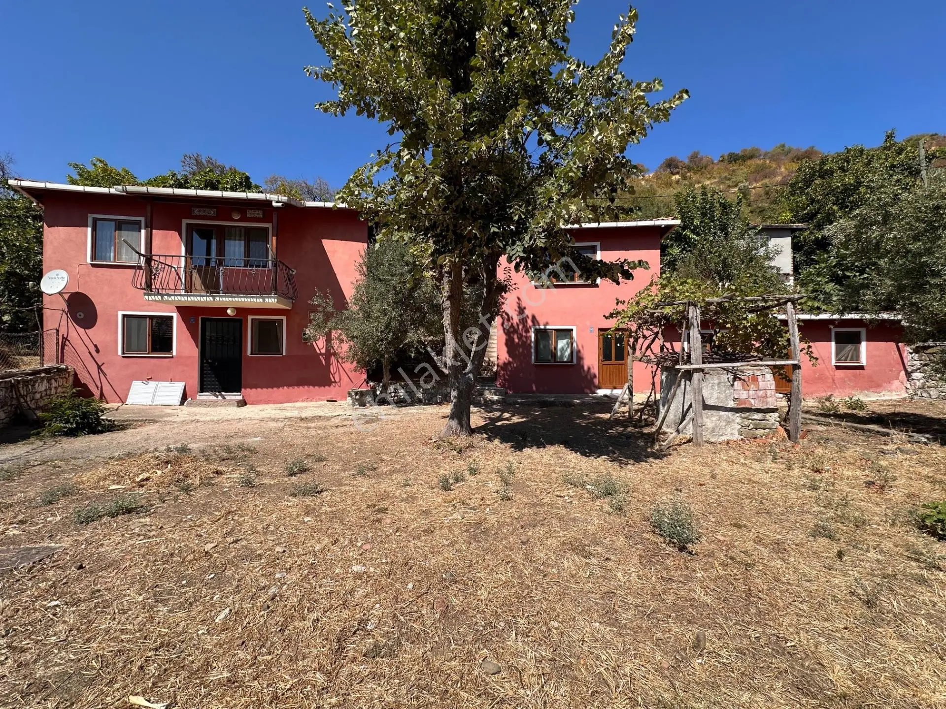 Uçmakdere Doğa Harikası 501 M2 Arsa Bahçeli Satılık Müstakil Ev — fotoğraf 3