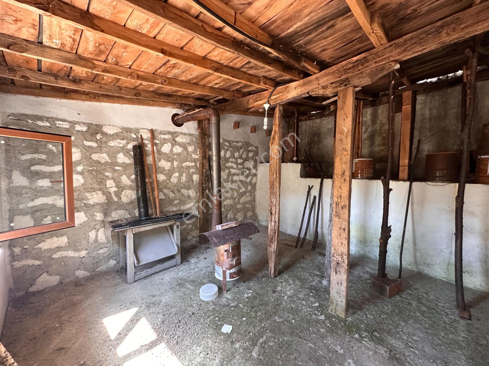 Uçmakdere Doğa Harikası 501 M2 Arsa Bahçeli Satılık Müstakil Ev — fotoğraf 9