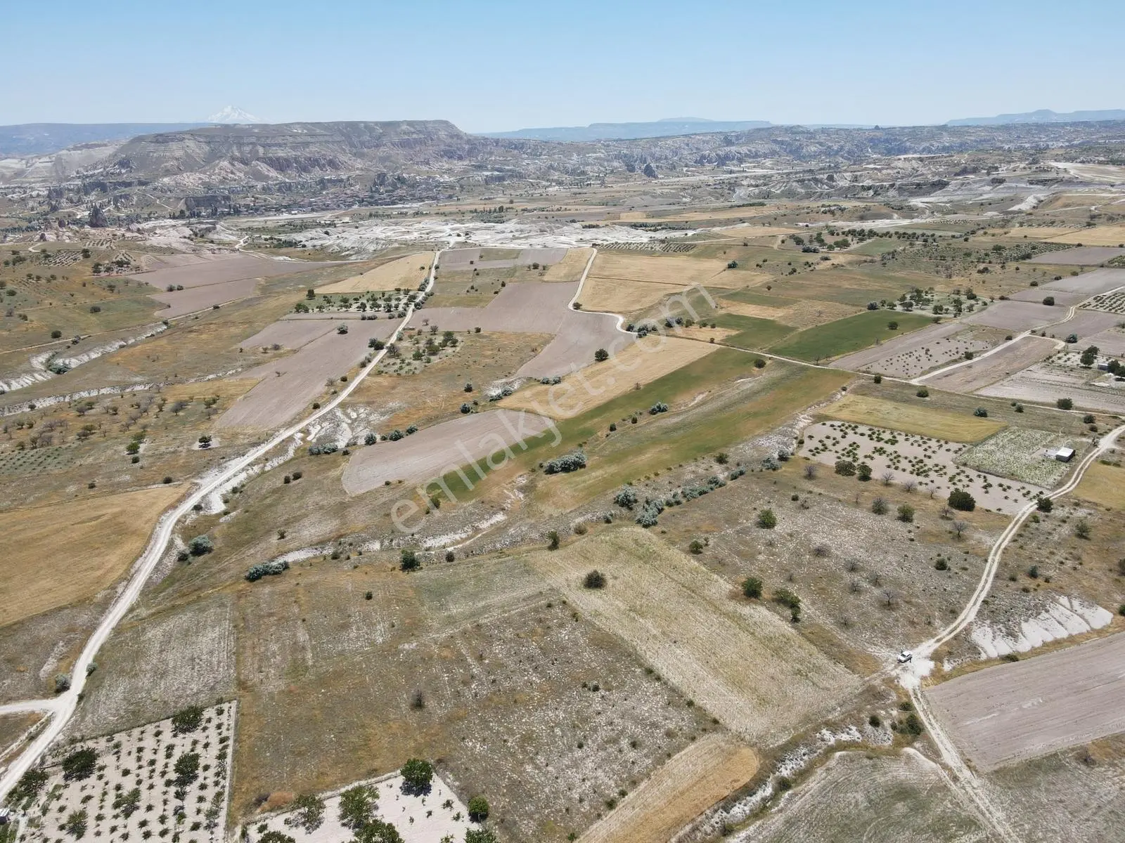 Şanlıbaba Emlak'tan Göreme'de Kale Manzaralı Arazi — fotoğraf 8