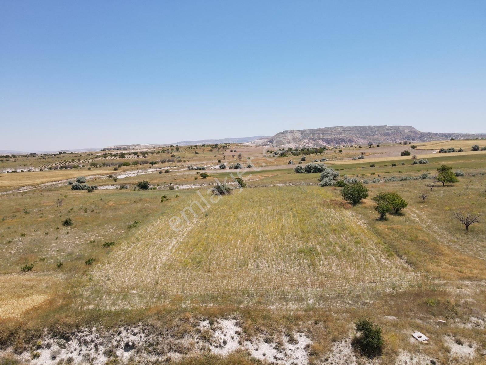 Şanlıbaba Emlak'tan Göreme'de Kale Manzaralı Arazi — fotoğraf 10