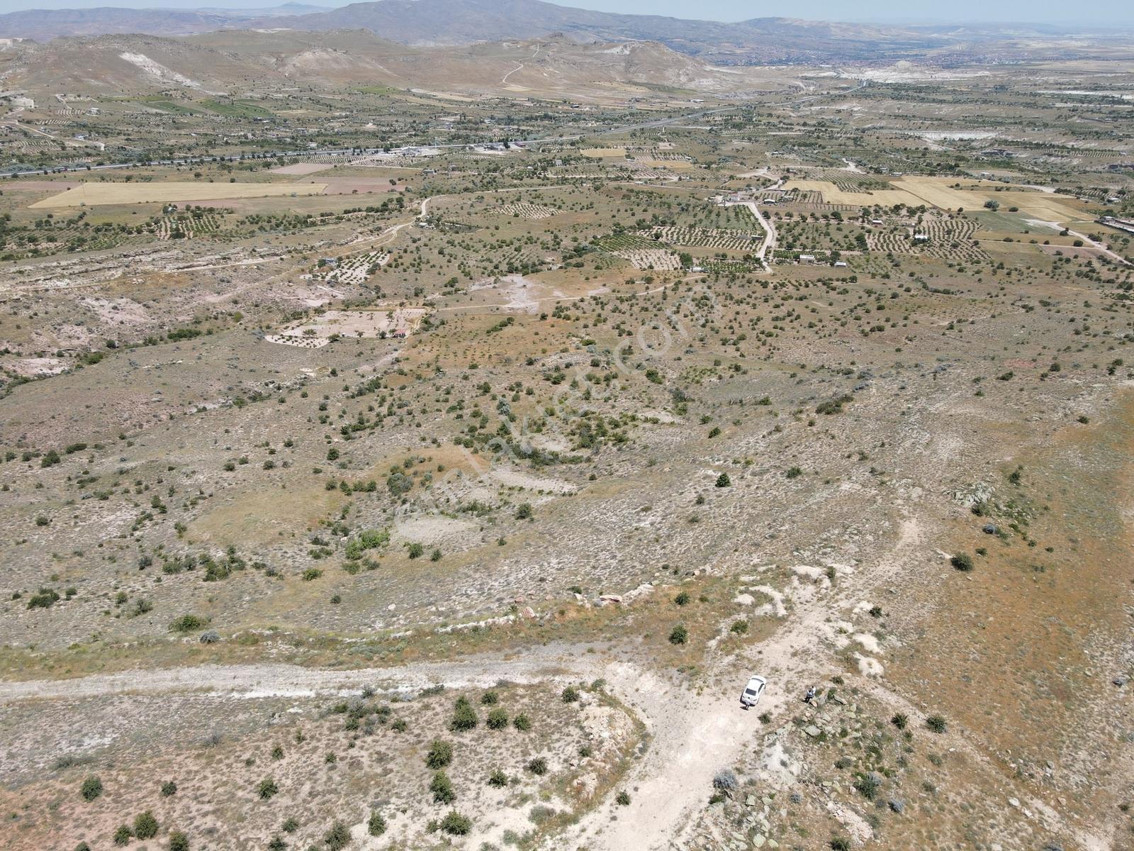 Şanlıbaba Emlak'tan Göreme'de Kale Manzaralı Arazi — fotoğraf 11