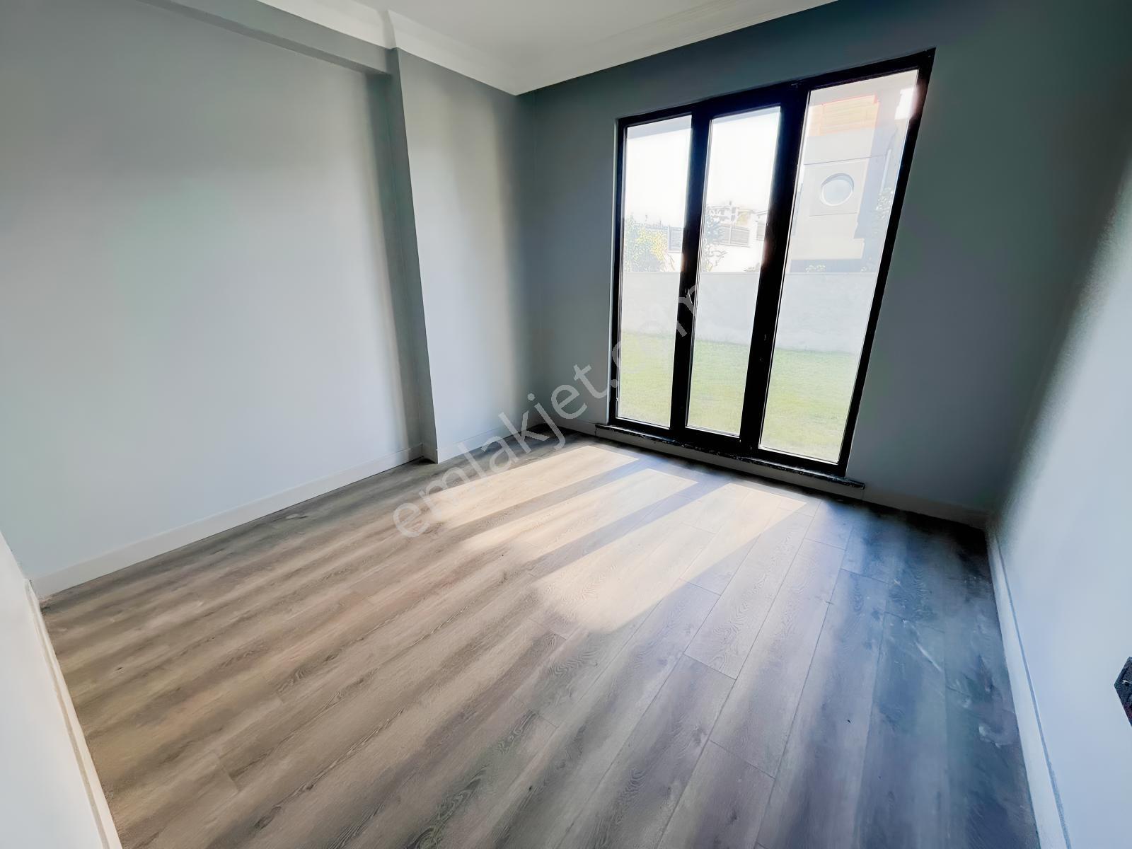 Silivri Ortaköyde Havuzlu Sitede | 250 M² Sıfır 4+1 Villa — fotoğraf 10