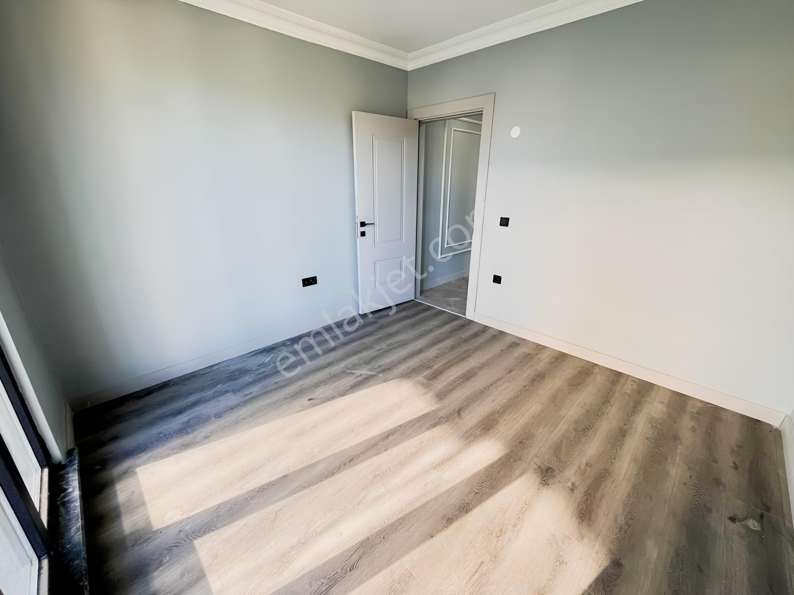Silivri Ortaköyde Havuzlu Sitede | 250 M² Sıfır 4+1 Villa — fotoğraf 11