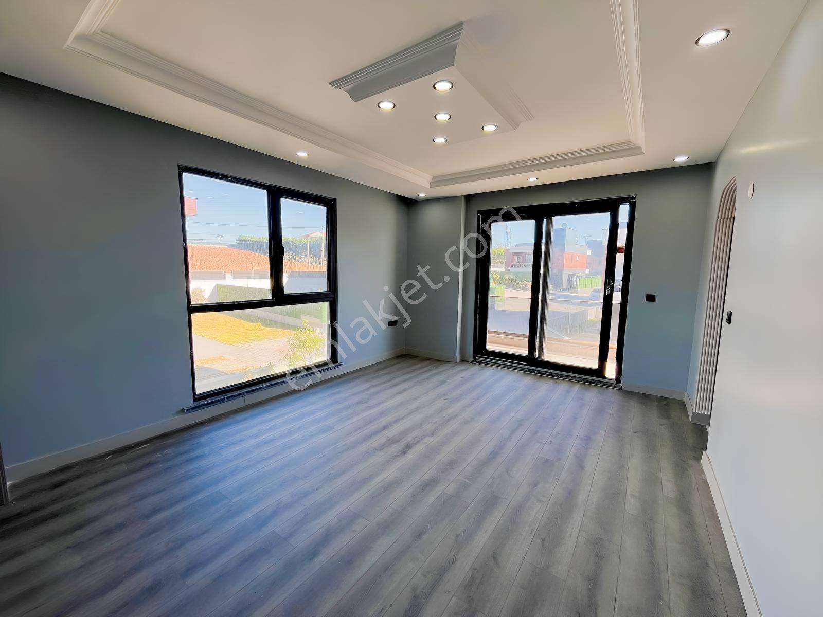 Silivri Ortaköyde Havuzlu Sitede | 250 M² Sıfır 4+1 Villa — fotoğraf 14