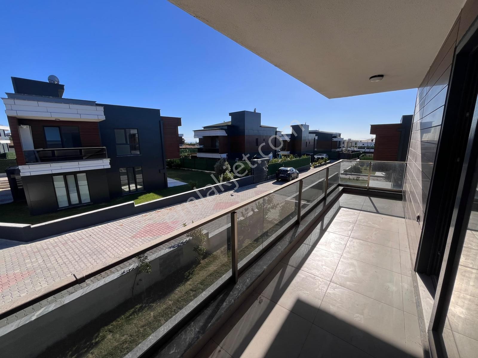 Silivri Ortaköyde Havuzlu Sitede | 250 M² Sıfır 4+1 Villa — fotoğraf 19