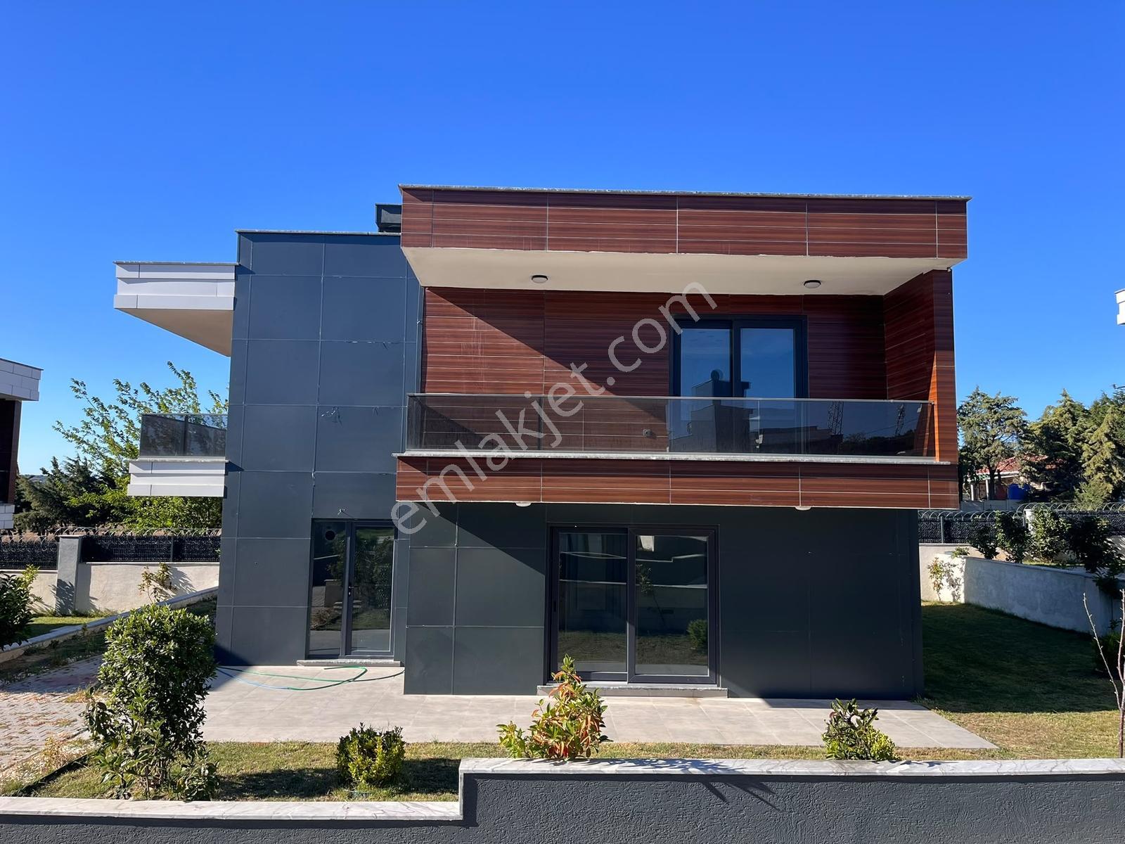 Silivri Ortaköyde Havuzlu Sitede | 250 M² Sıfır 4+1 Villa — fotoğraf 22