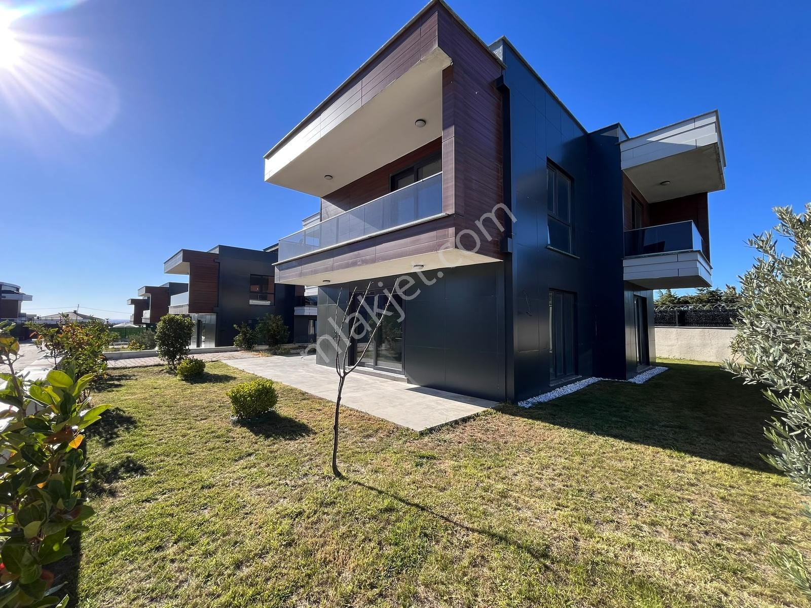 Silivri Ortaköyde Havuzlu Sitede | 250 M² Sıfır 4+1 Villa — fotoğraf 23