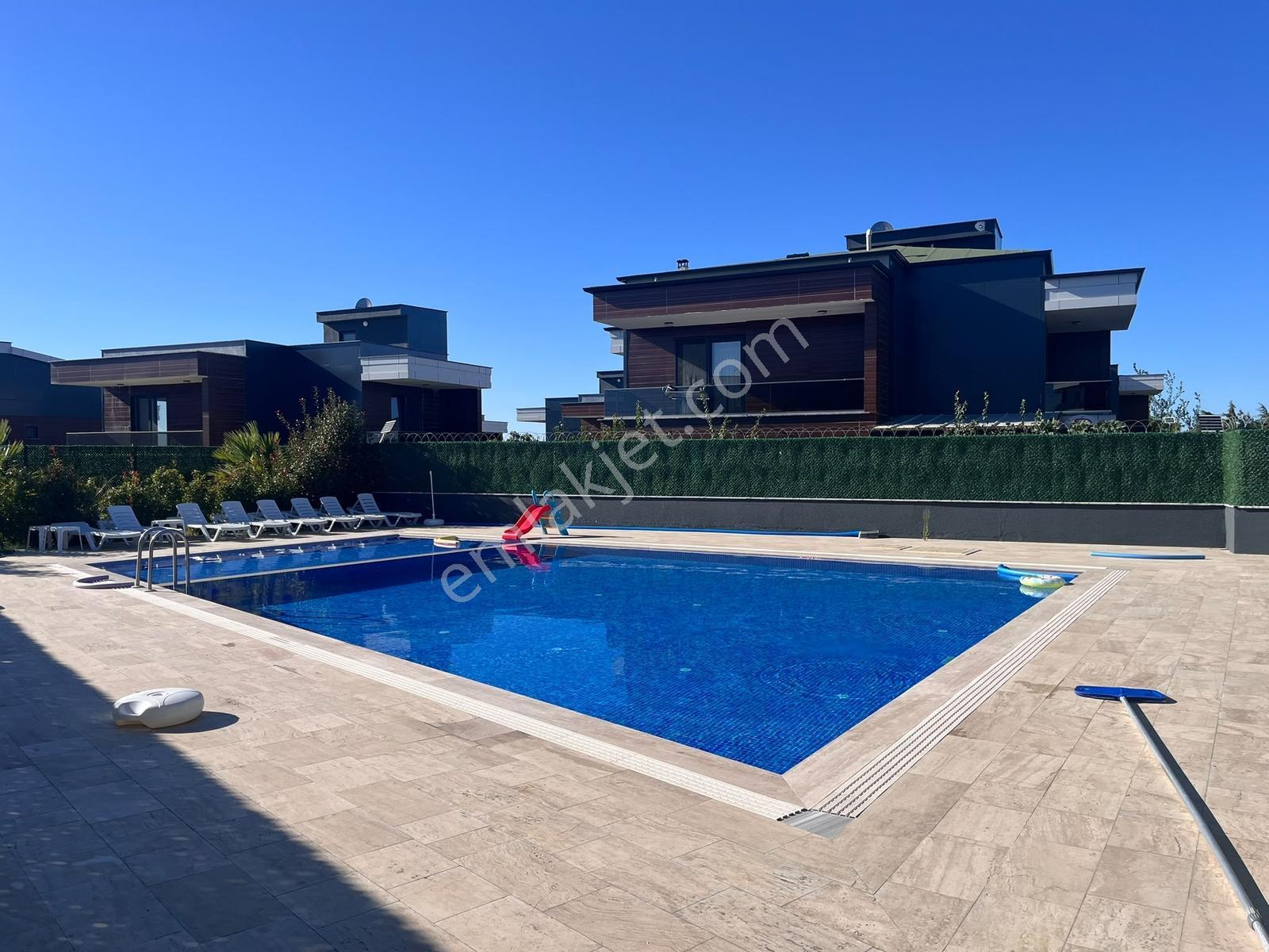 Silivri Ortaköyde Havuzlu Sitede | 250 M² Sıfır 4+1 Villa — fotoğraf 25