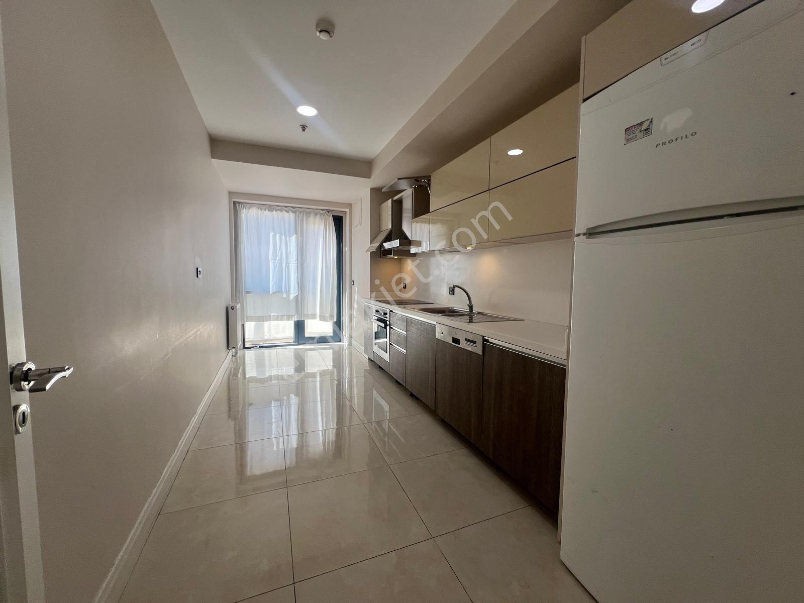 Venezia Mega'da Satılık 3+1 Eşyalı 3 Banyo Balkonlu Oturuma Hazır Daire — fotoğraf 6