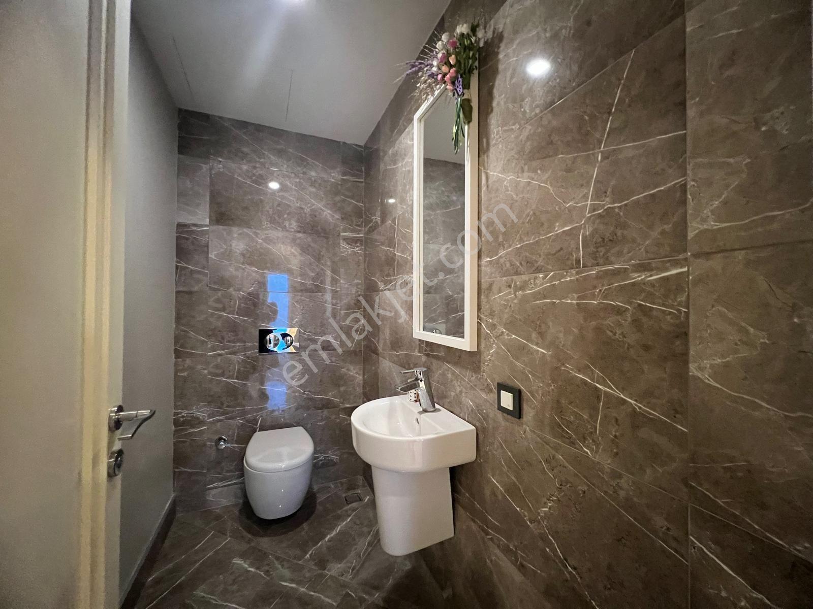 Venezia Mega'da Satılık 3+1 Eşyalı 3 Banyo Balkonlu Oturuma Hazır Daire — fotoğraf 9