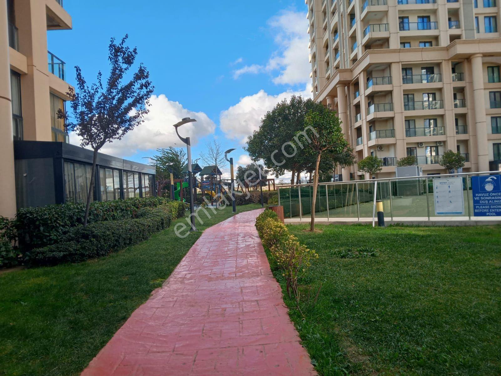 Venezia Mega'da Satılık 3+1 Eşyalı 3 Banyo Balkonlu Oturuma Hazır Daire — fotoğraf 11