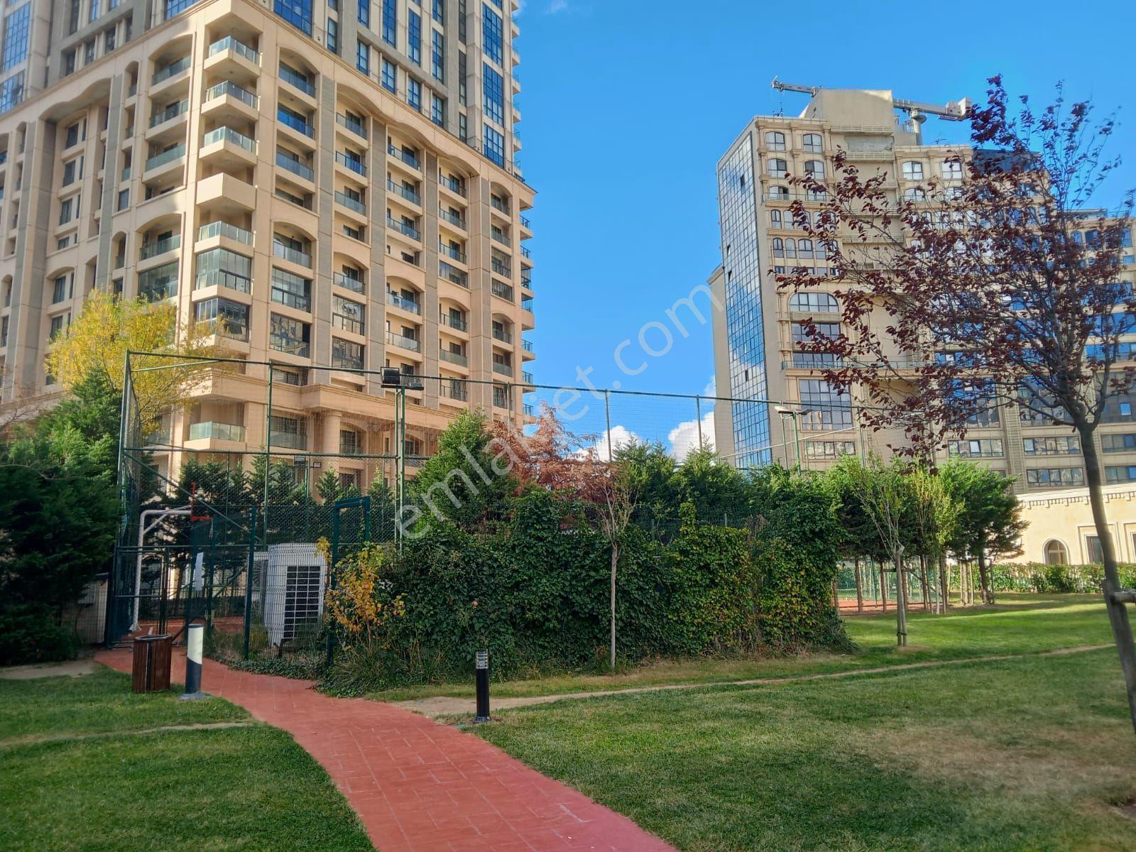 Venezia Mega'da Satılık 3+1 Eşyalı 3 Banyo Balkonlu Oturuma Hazır Daire — fotoğraf 23