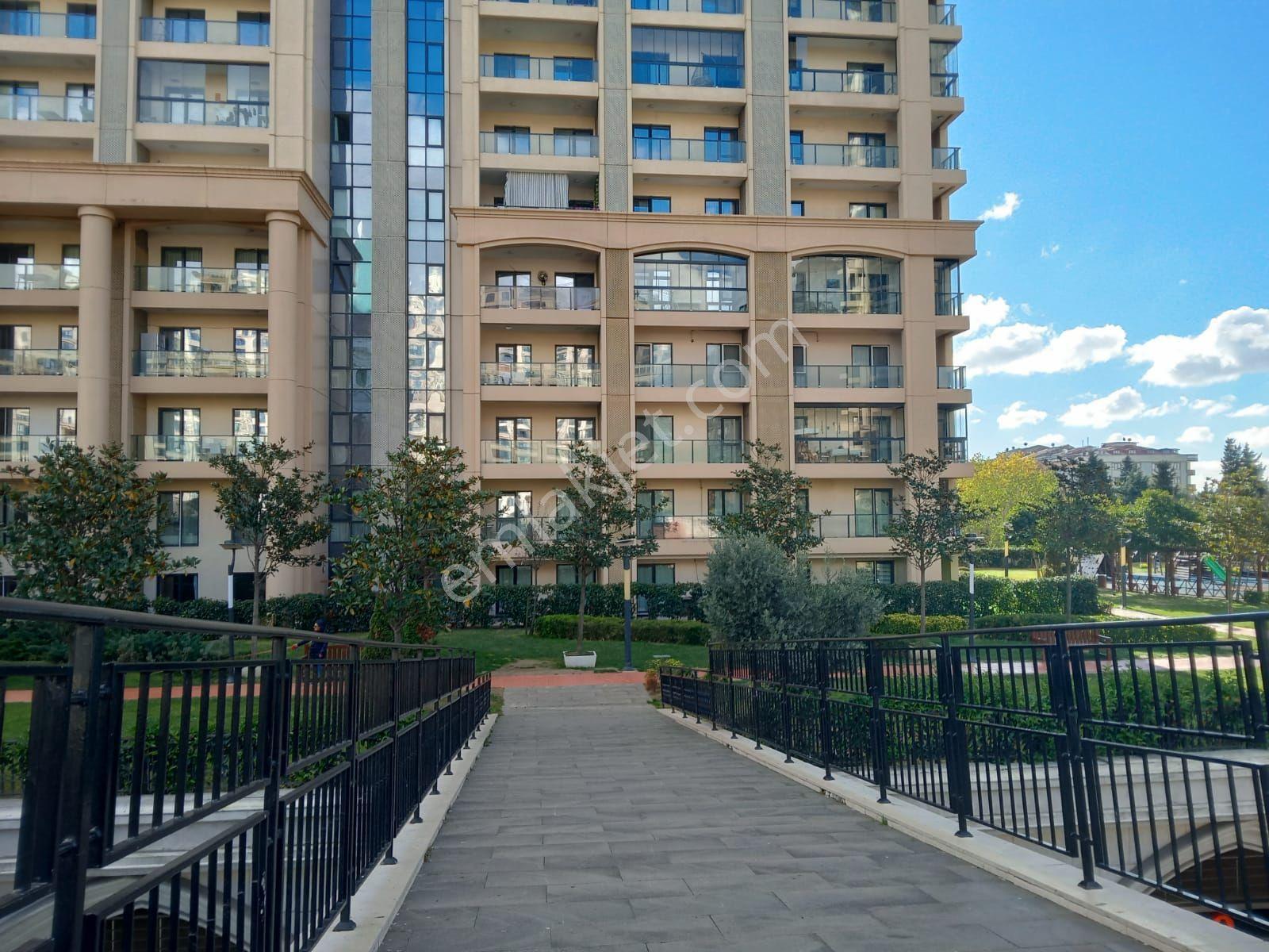 Venezia Mega'da Satılık 3+1 Eşyalı 3 Banyo Balkonlu Oturuma Hazır Daire — fotoğraf 29