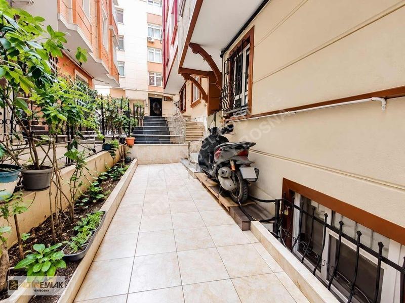 Bahçelievler Yenıbosna Mahallesinde Satılık 3+1 Dubleks Daire — fotoğraf 2