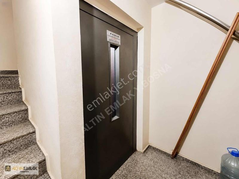 Bahçelievler Yenıbosna Mahallesinde Satılık 3+1 Dubleks Daire — fotoğraf 3
