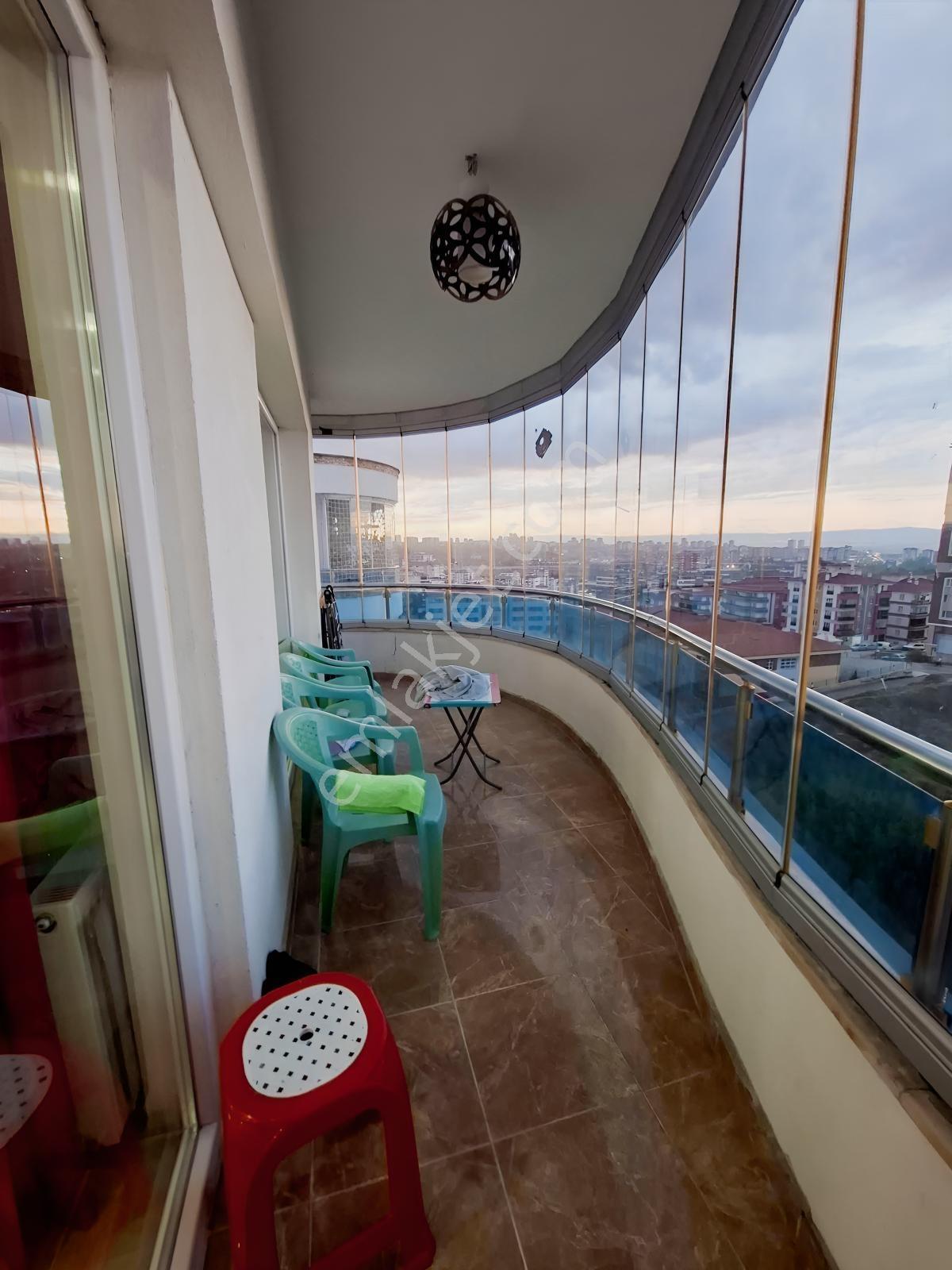 Tosya Yolunda Site İçerisin De Satılık 2+1 Eşyalı Daire — fotoğraf 4