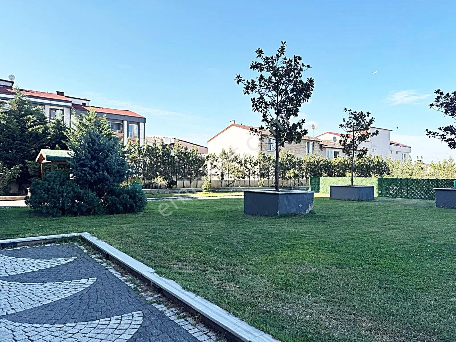 Ed Yapı'dan Metrobüse Yakın Eminevim'e Uygun 2+1 Fırsat Daire — fotoğraf 12