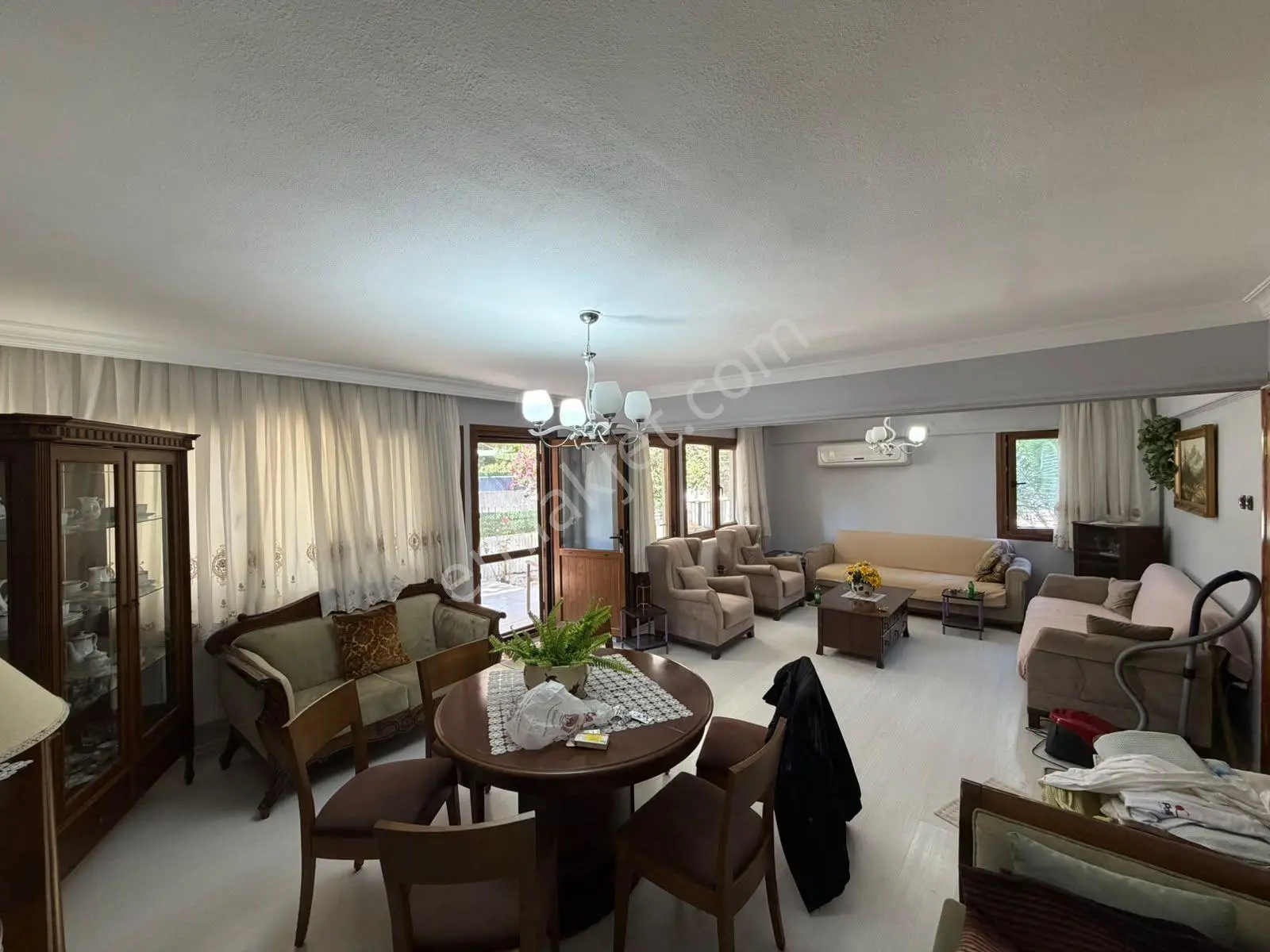 Narlıdere Limanreis'te Köşe Konumda 580m2 Bahçeli Ve Geniş Müstakil Ev — fotoğraf 8