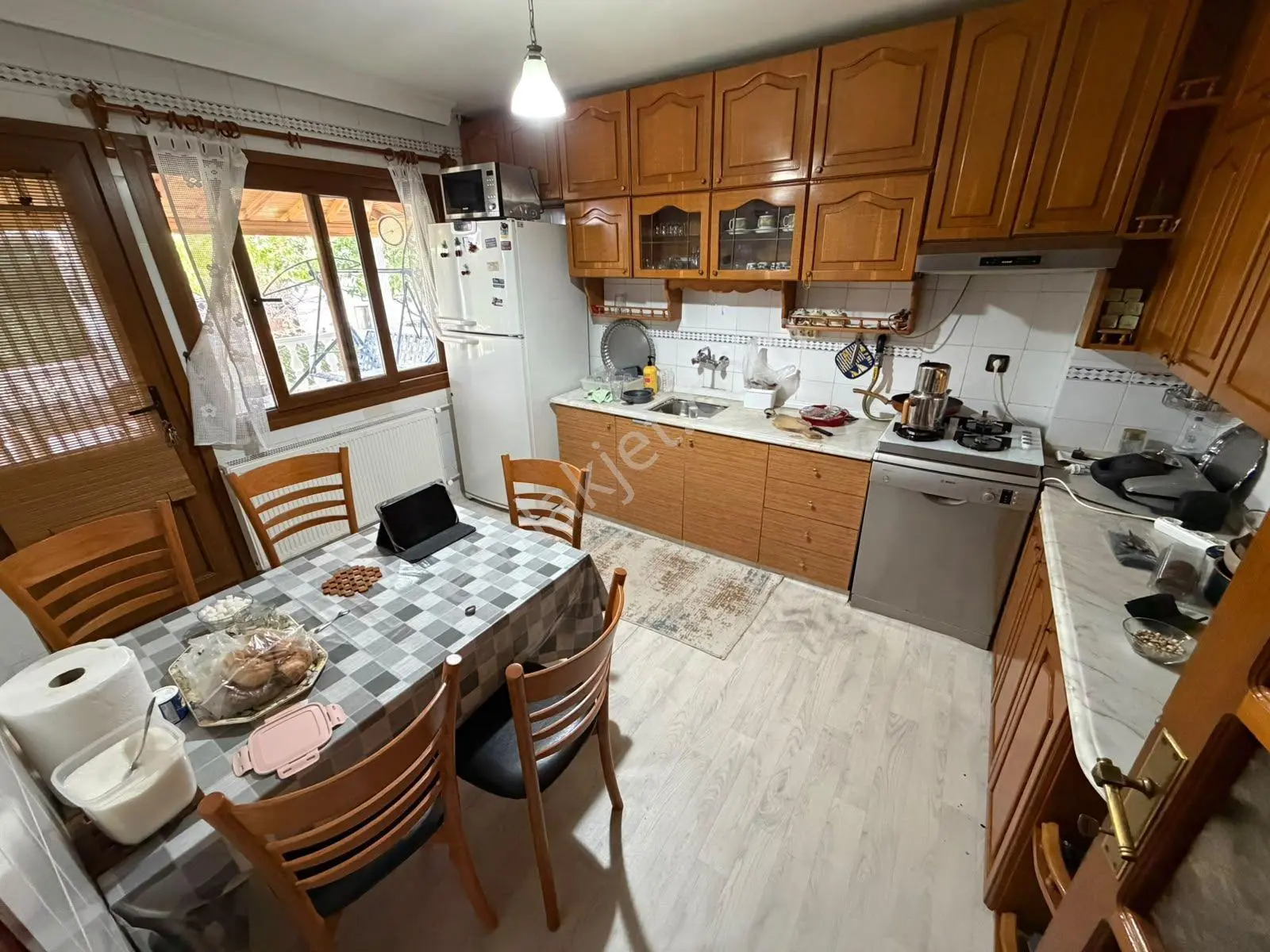 Narlıdere Limanreis'te Köşe Konumda 580m2 Bahçeli Ve Geniş Müstakil Ev — fotoğraf 10