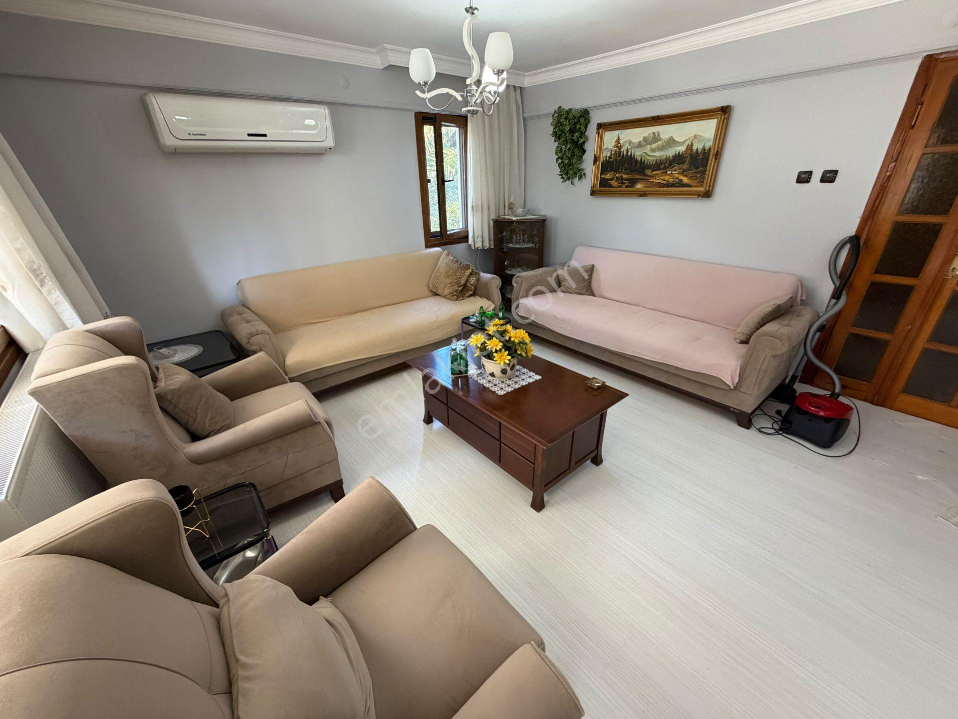 Narlıdere Limanreis'te Köşe Konumda 580m2 Bahçeli Ve Geniş Müstakil Ev — fotoğraf 11
