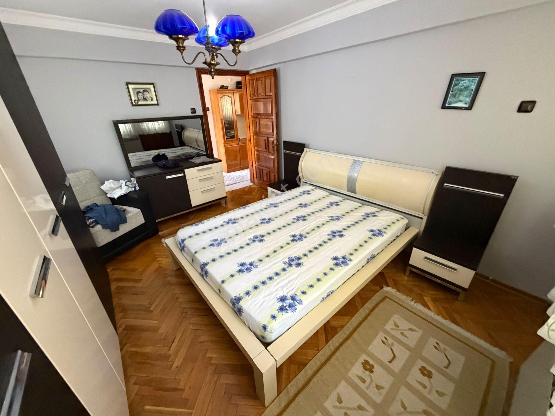 Narlıdere Limanreis'te Köşe Konumda 580m2 Bahçeli Ve Geniş Müstakil Ev — fotoğraf 22