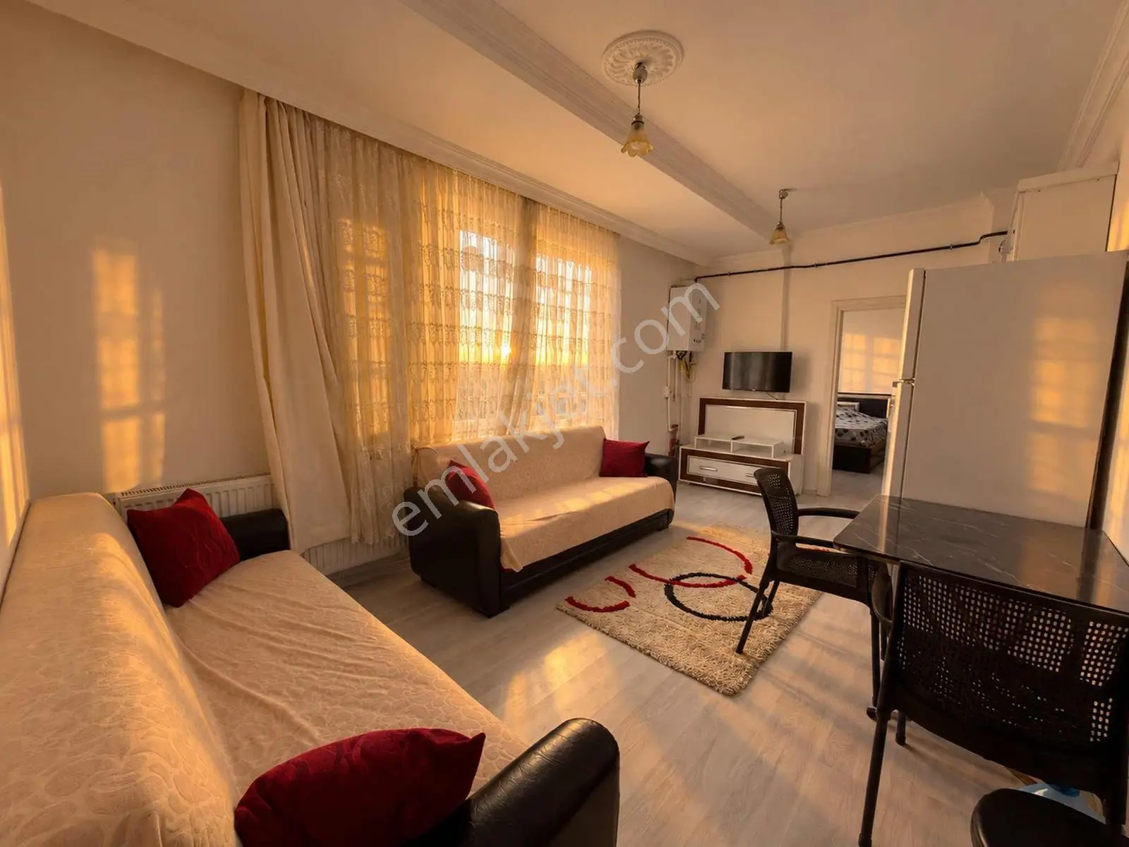 Merzifon Saat Kulesi Karşısında 4. Kat Asansörlü 1+1 Full Eşyalı — fotoğraf 2