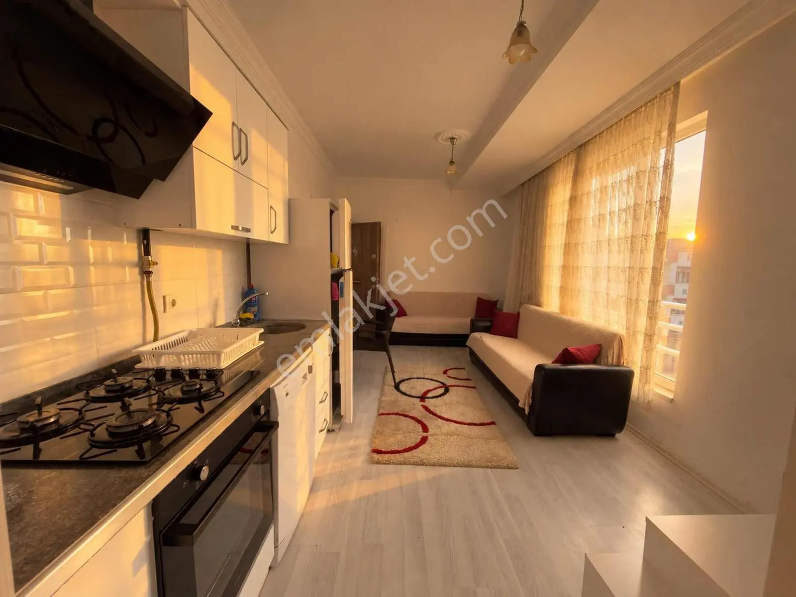 Merzifon Saat Kulesi Karşısında 4. Kat Asansörlü 1+1 Full Eşyalı — fotoğraf 3