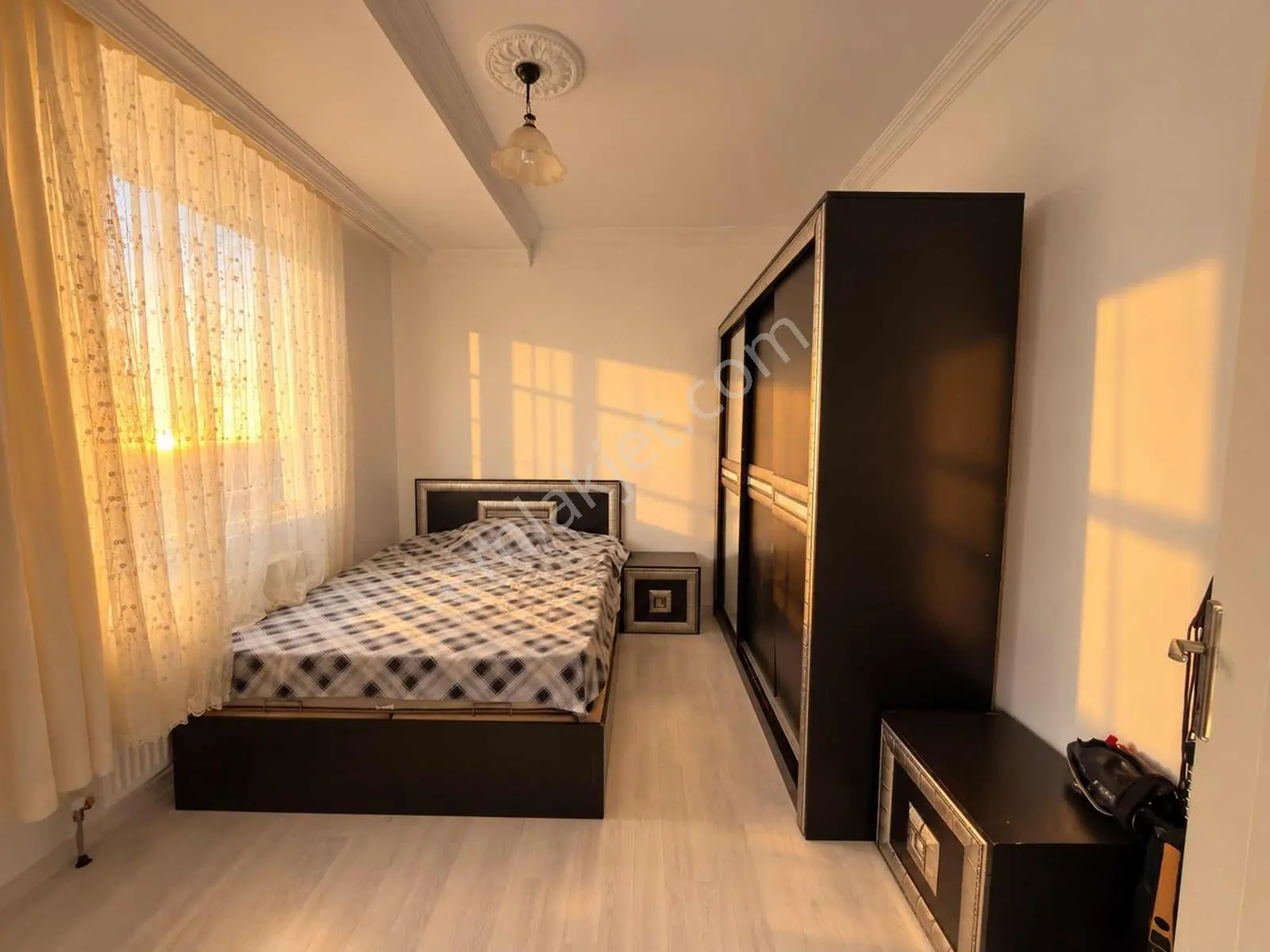 Merzifon Saat Kulesi Karşısında 4. Kat Asansörlü 1+1 Full Eşyalı — fotoğraf 5