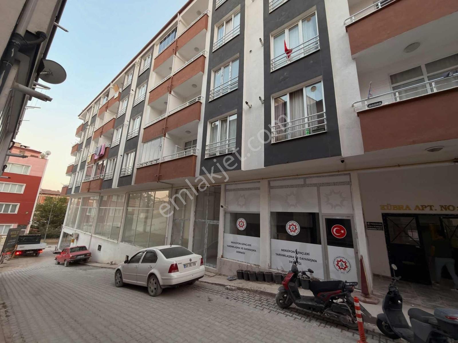 Merzifon Saat Kulesi Karşısında 4. Kat Asansörlü 1+1 Full Eşyalı — fotoğraf 8
