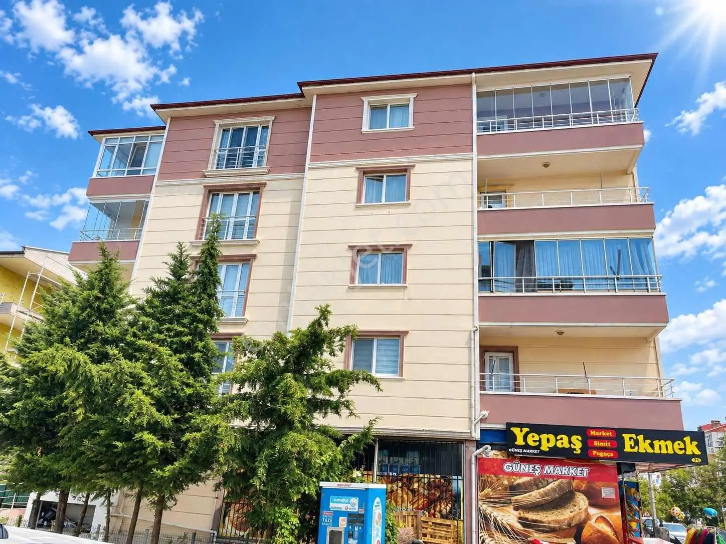 Menderes'te Cadde Üzeri 3+1 Asansörlü Kapalı Otoparklı 2 Banyolu — fotoğraf 2