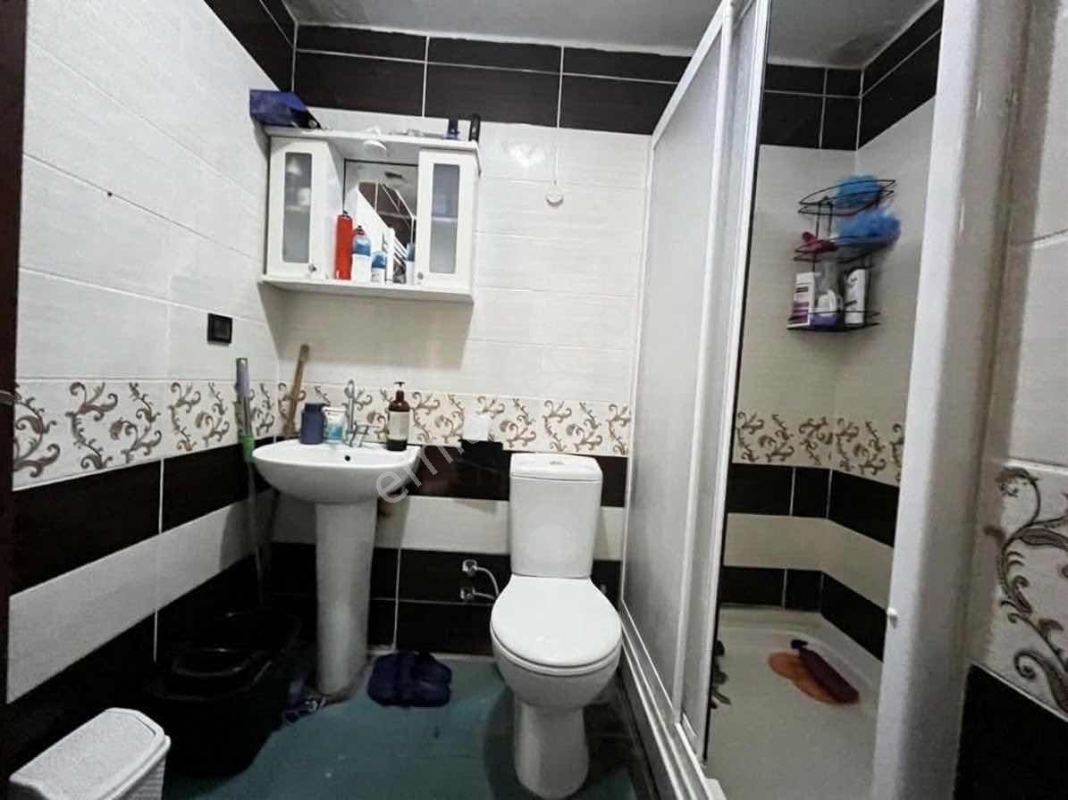 Menderes'te Cadde Üzeri 3+1 Asansörlü Kapalı Otoparklı 2 Banyolu — fotoğraf 18