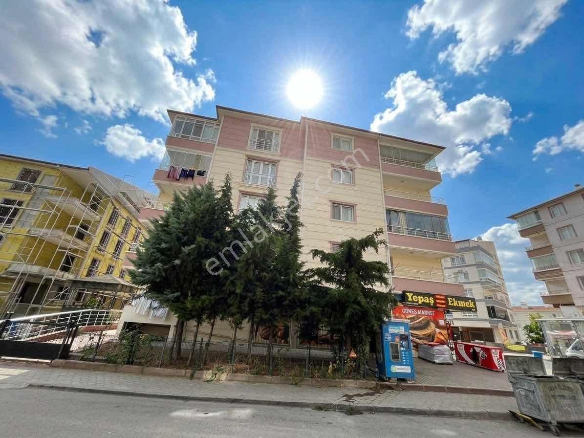 Menderes'te Cadde Üzeri 3+1 Asansörlü Kapalı Otoparklı 2 Banyolu — fotoğraf 25