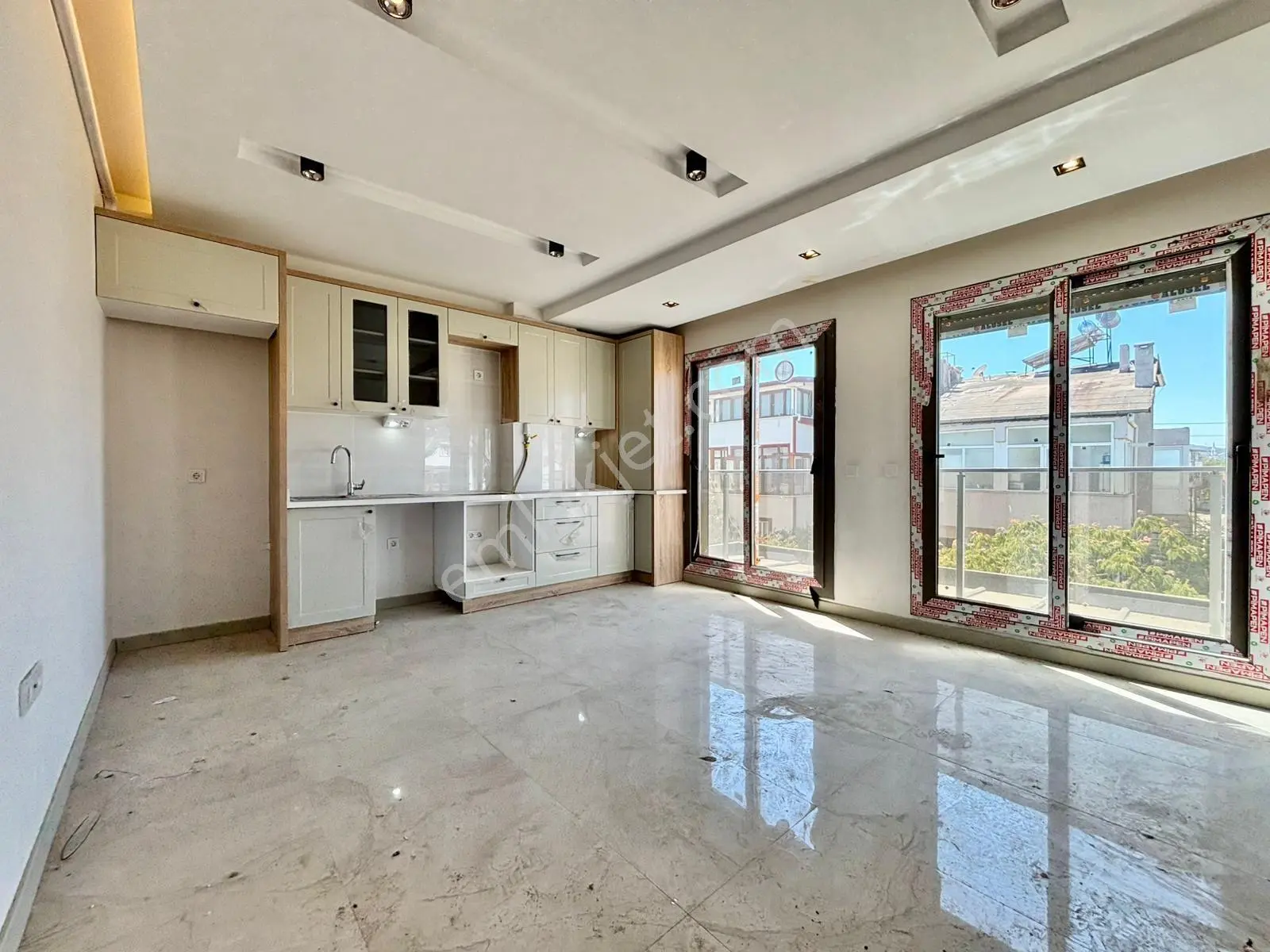 ꧁ay Emlaktan꧂ögretmenler'de Denize Yakın Dogalgazlı Geniş Manzaralı Teraslı Satılık 2+1 Dublex Daire — fotoğraf 4