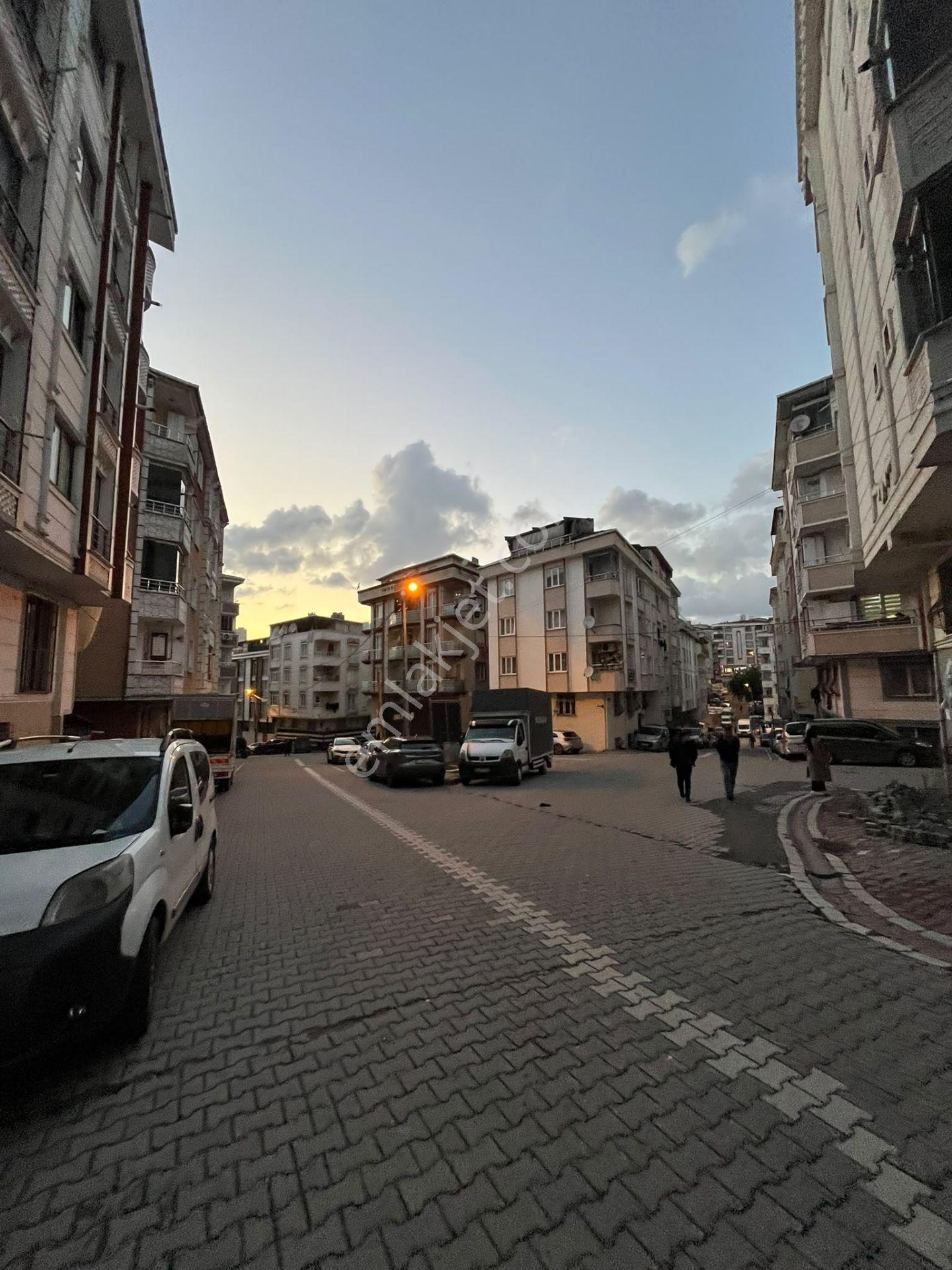 Esenyurt Meydan'da Satılık 2+1 Arakat Daire- Ulaşımın Merkezinde Eminevime Uygun — fotoğraf 41