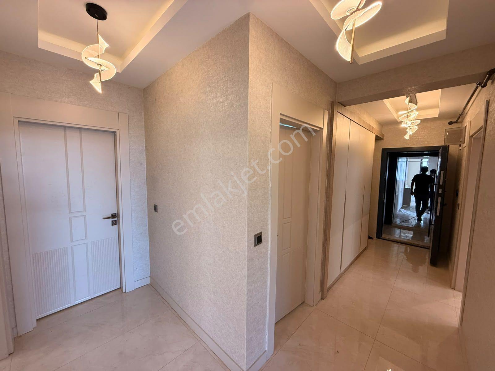Havaallanı Kavşagında Sıfır 2,5+1 Satılık Daire — fotoğraf 9