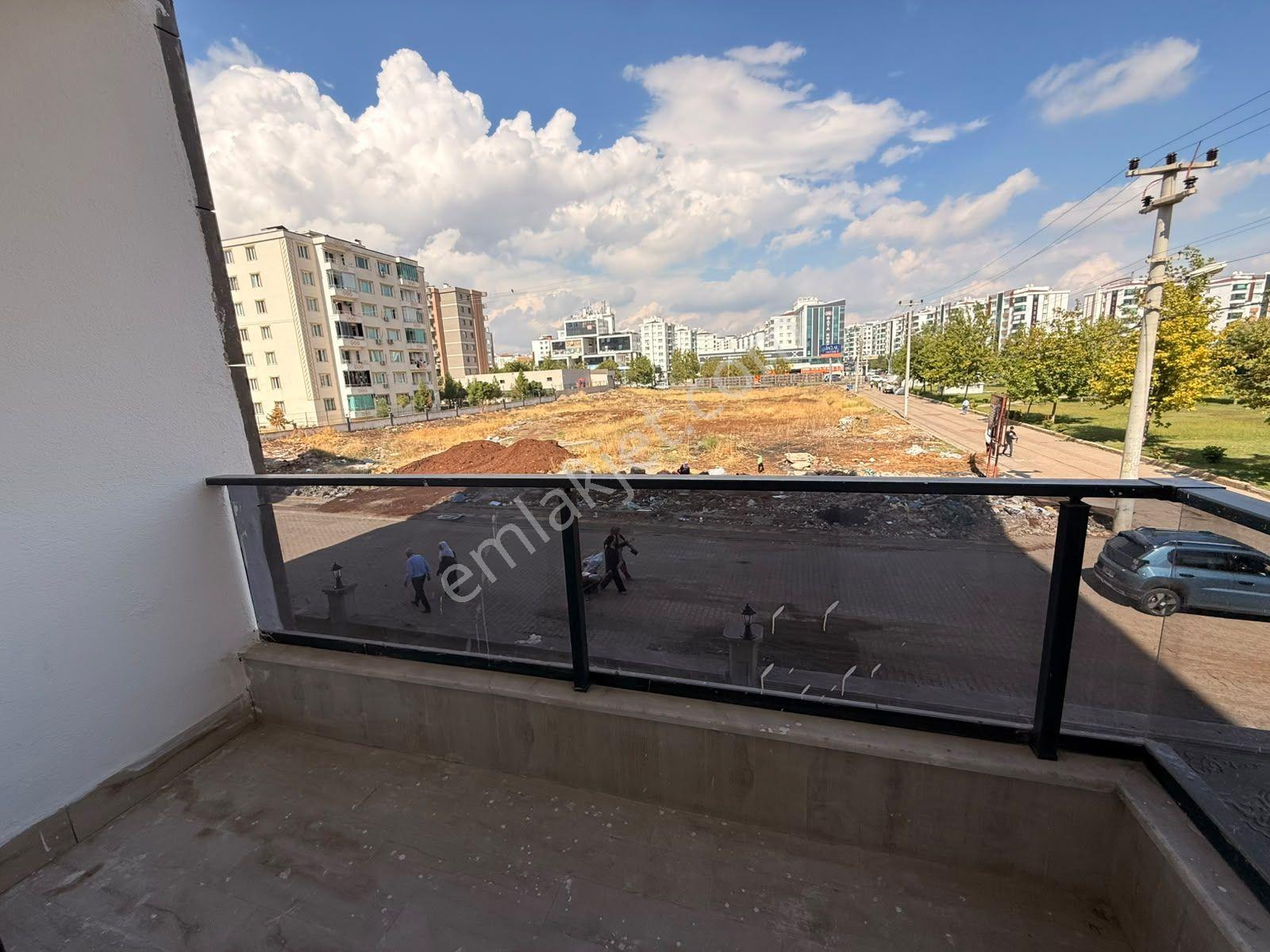 Havaallanı Kavşagında Sıfır 2,5+1 Satılık Daire — fotoğraf 13