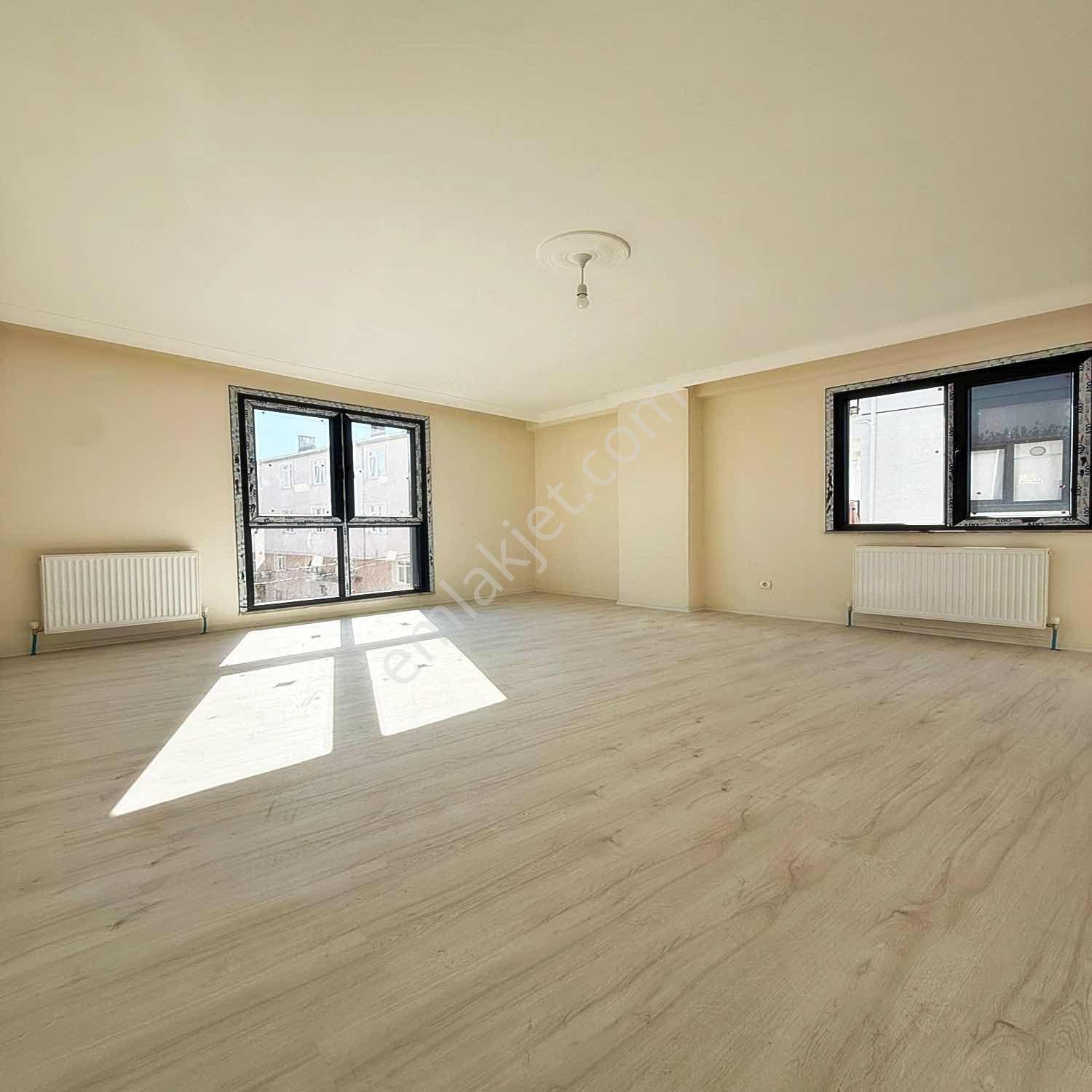 Tek Daire Üzeri!!!harika Konumda 2+1 92m2 Ara Kat!!! — fotoğraf 3