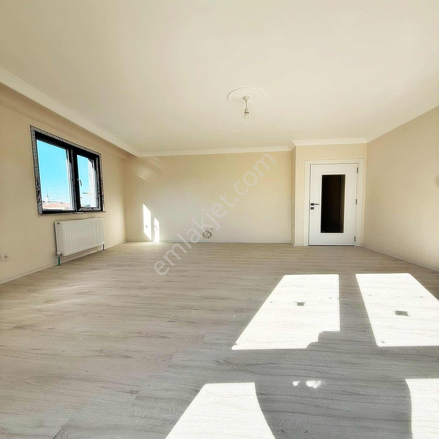 Tek Daire Üzeri!!!harika Konumda 2+1 92m2 Ara Kat!!! — fotoğraf 4