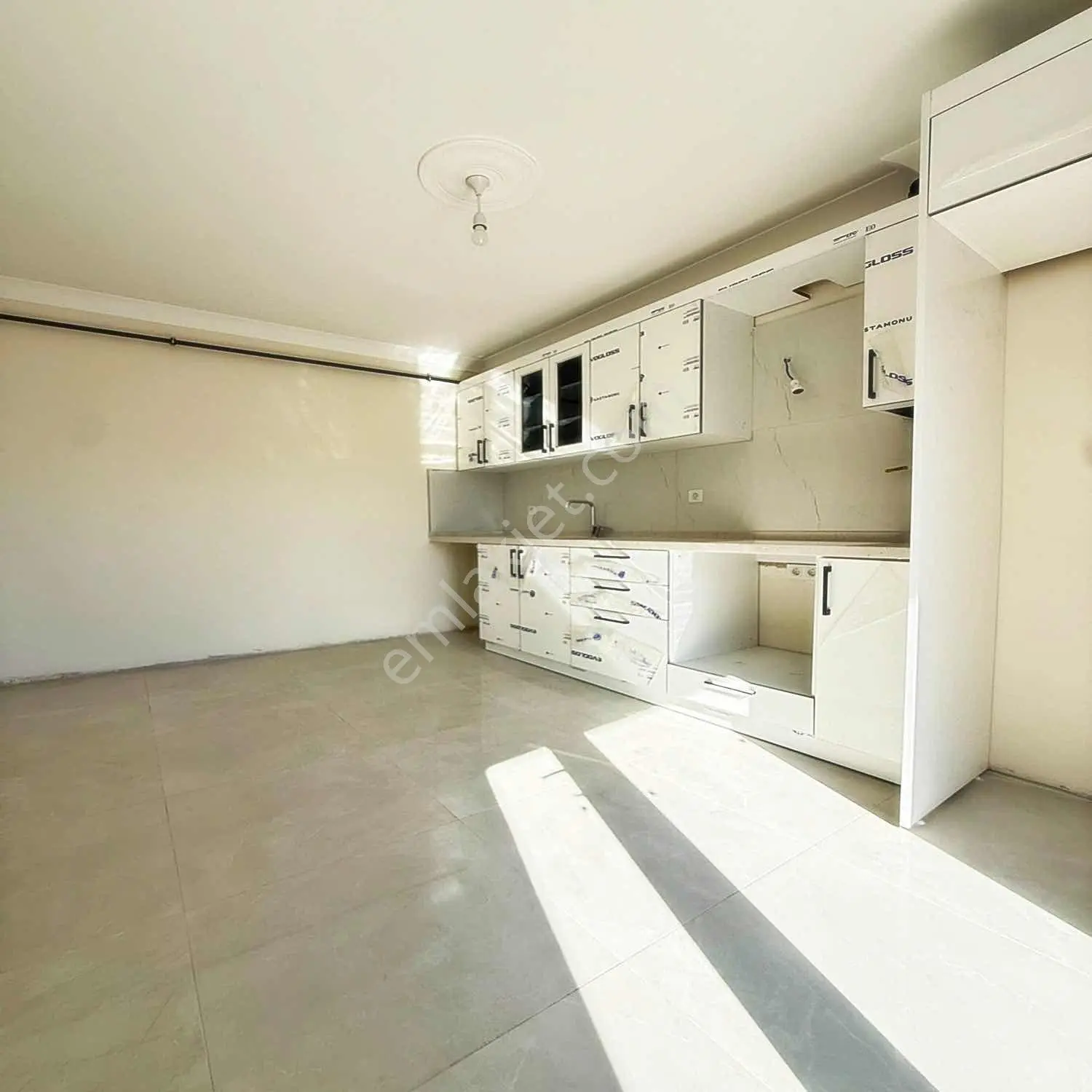 Tek Daire Üzeri!!!harika Konumda 2+1 92m2 Ara Kat!!! — fotoğraf 12