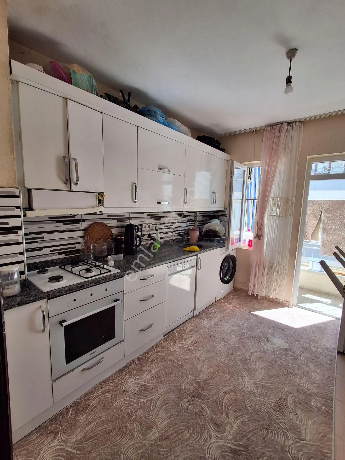 Alanya Hacet Mahallesı Geniş Ayrı Mutfak 2+1