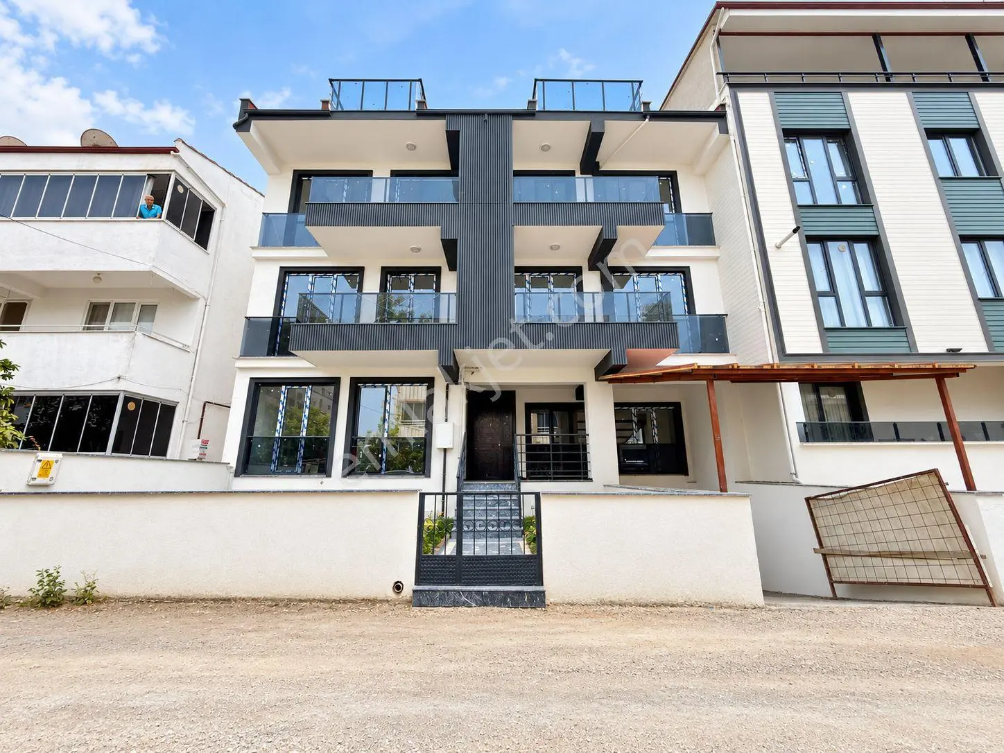 Yüksel'den Tuzcumurat'ta Kapalı Otoparklı Sıfır 2+1 Arakat Daire