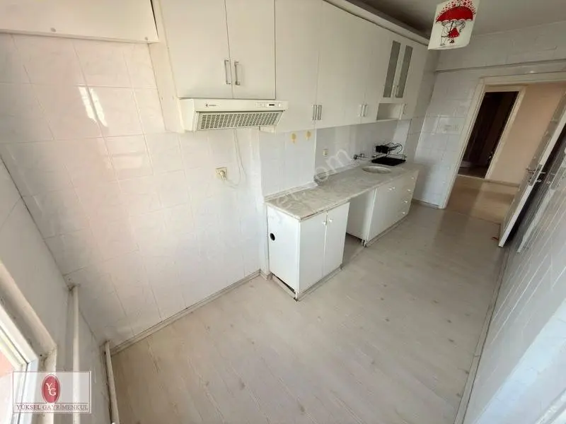 Yüksel'den Edremit Merkezde Ana Yola Cephe Full Yapılı 3+1 Daire — fotoğraf 2