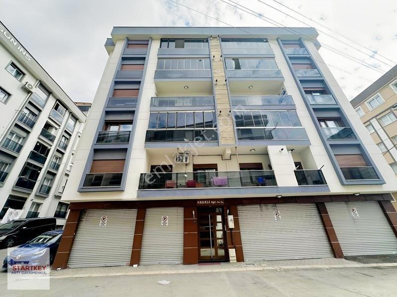 Karşıyaka Örnekköy De Çift Cepheli Geniş 3+1 Satılık Daire