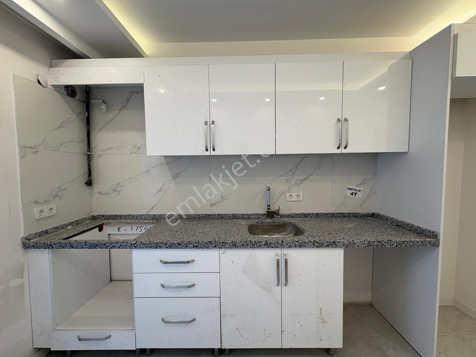 Merkez Gayrimenkul'den Denizköşklerde 2+1 Sıfır Ön Cephe — fotoğraf 13
