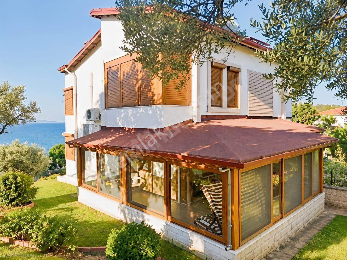 Burhaniye Pelitköy Deniz Manzaralı 3+1 Satılık Villa