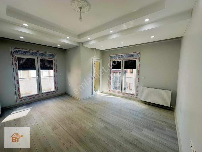 Yeşilova Mahallesinde 4+2 Köşe Başı Dubleks Daire