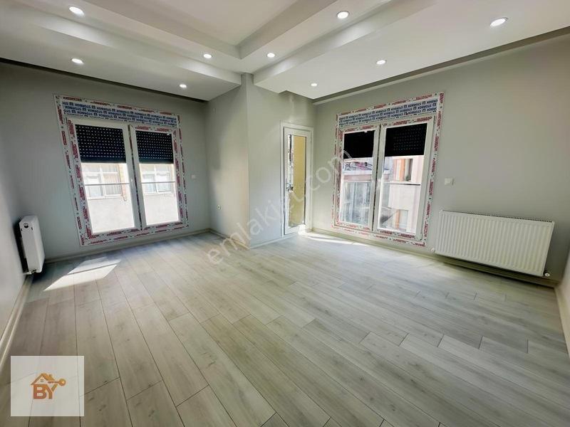 Yeşilova Mahallesinde 4+2 Köşe Başı Dubleks Daire — fotoğraf 2