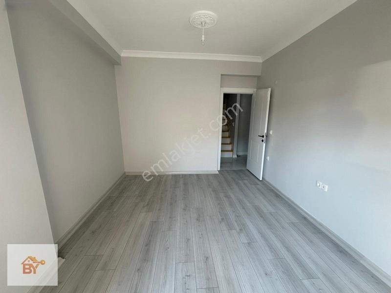 Yeşilova Mahallesinde 4+2 Köşe Başı Dubleks Daire — fotoğraf 14